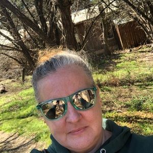 Meet your Posher, Stephany